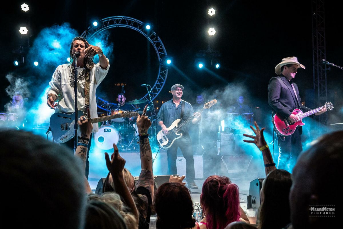 Midland Live in Tucson Under the Stars with Roger Clyne and the Peacemakers