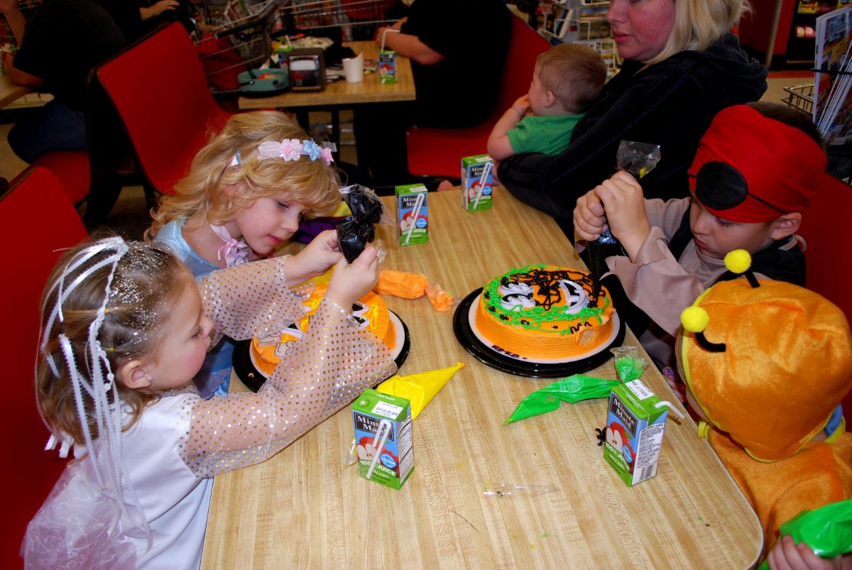 Family-Friendly Halloween Celebrations at Bashas'