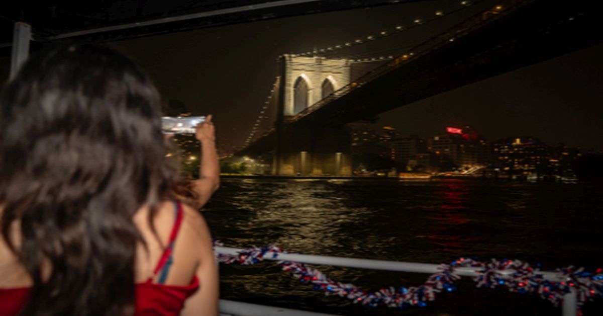 July 4th Independence Day Fireworks Party Cruise New York City 2025 - Premium Open Bar, Buffet, DJ